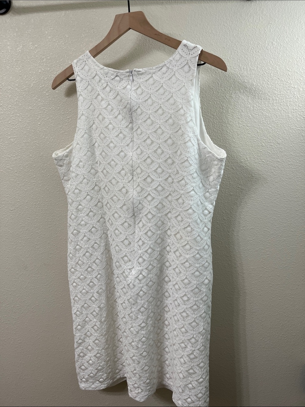 Liz Claiborne White Lace Knee-length Sheath Dress - Picture 2 of 6